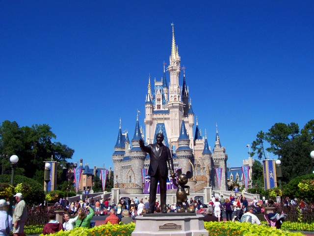 magic-kingdom-castle pic